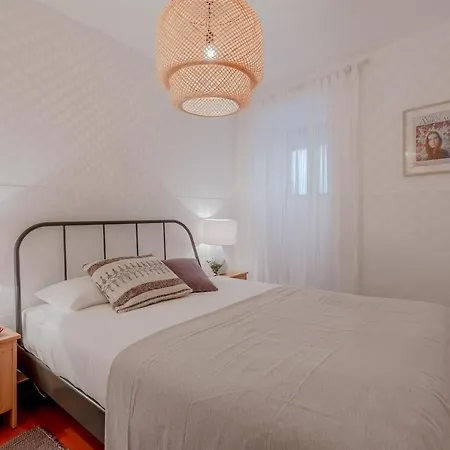 Typical Alfama Apartment, By Timecooler Апартаменты Лиссабон