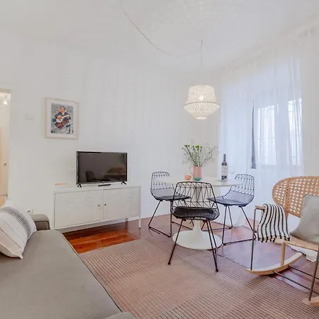Апартаменты Typical Alfama Apartment, By Timecooler Лиссабон