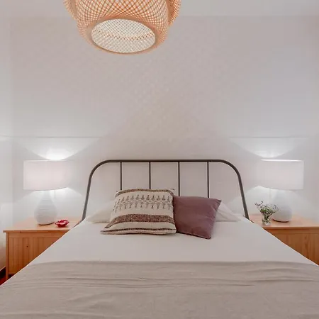 Typical Alfama Apartment, By Timecooler Апартаменты