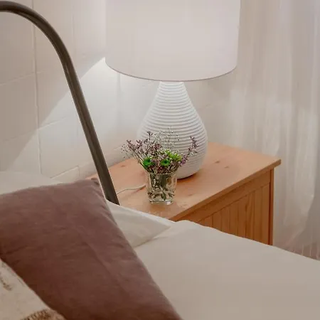 Typical Alfama Apartment, By Timecooler Апартаменты